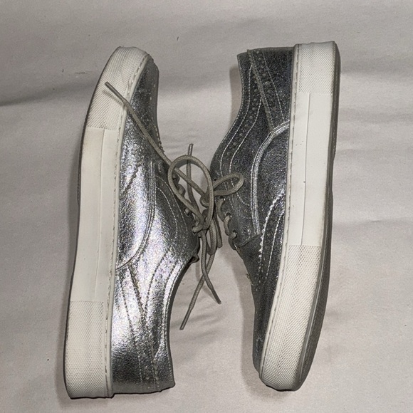 Just Fab Wilma Silver lace up oxfords sneakers Sz 7 1/2 - Picture 3 of 7